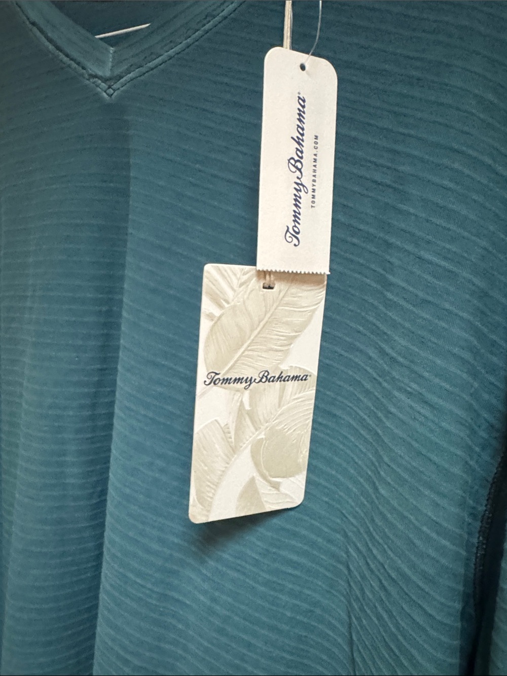 NWT Tommy Bahama Cirrus Coastal V neck - summer night XXL - Picture 3 of 5